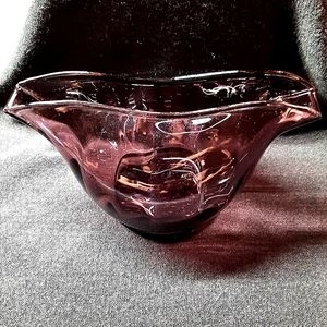 Vintage Amethyst Uranium Glass/Art Glass Bowl.